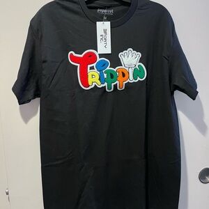 🔥NWT Unisex Black Graphic Tee with Colorful 'Trippin' Design. UNISEX. Size M